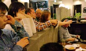 �݂�Ȋ��҂��Ă�H